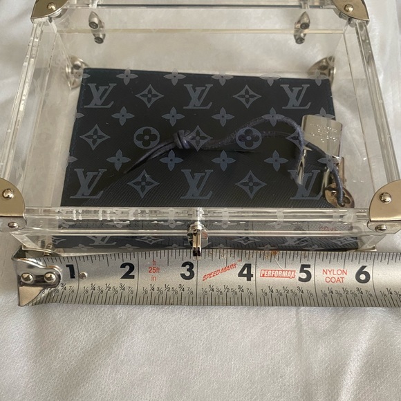 Authentic Louis Vuitton acrylic mini trunk. In pristine vintage condition. - Picture 4 of 7